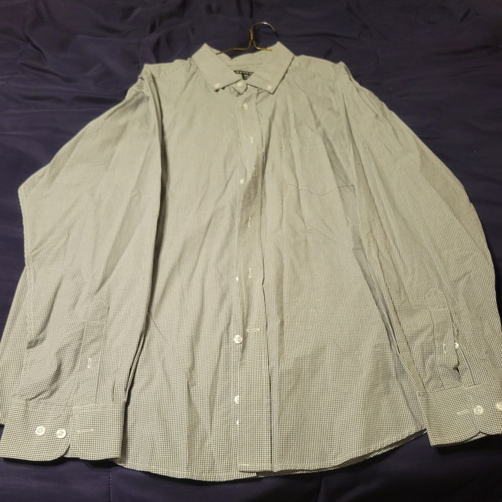 GEORGE BUTTON DOWN SHIRT. MENS XL.